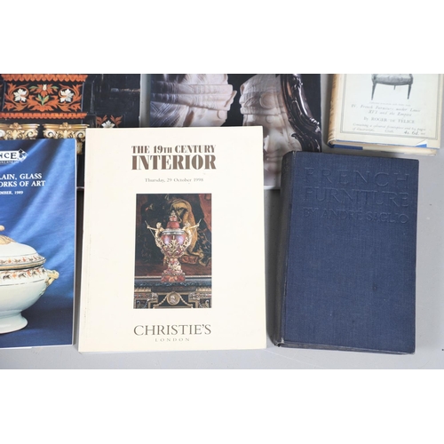 47A - A QUANTITY OF VINTAGE AUCTION CATALOGUES AND REFERENCE BOOKS the auction catalogues to include Chris... 