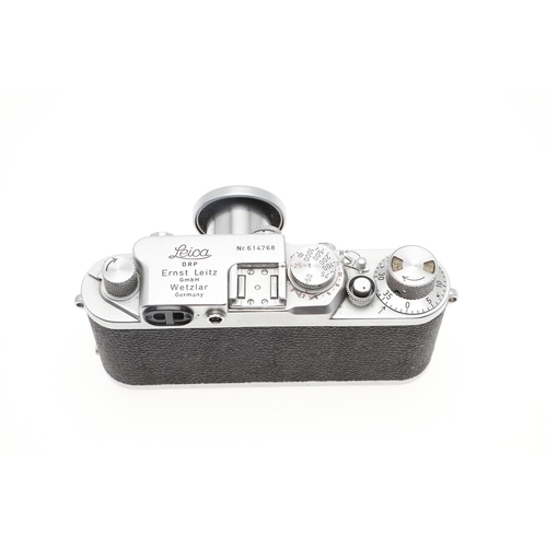 549 - LEICA IIIF RANGEFINDER CAMERA & ACCESSORIES. A Leica IIIF Rangefinder camera, Serial Number 614768 (... 