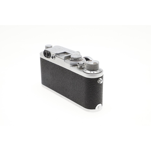 549 - LEICA IIIF RANGEFINDER CAMERA & ACCESSORIES. A Leica IIIF Rangefinder camera, Serial Number 614768 (... 