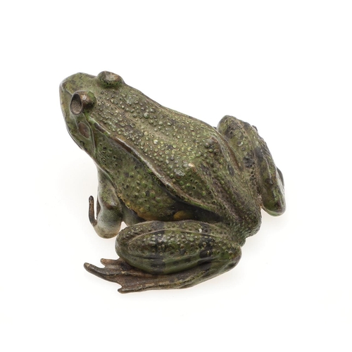 659 - FRANZ BERGMANN - COLD PAINTED BRONZE FROG. A small cold painted bronze model of a Frog, with impress... 