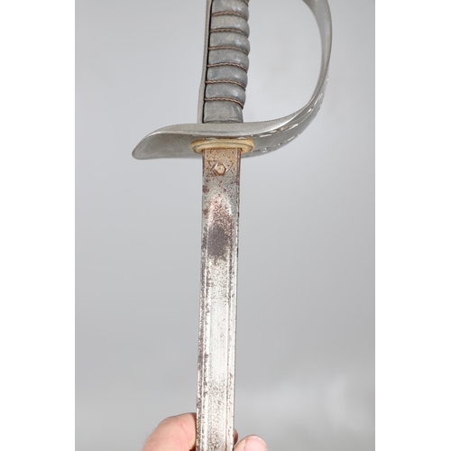 102 - AN 1897 PATTERN GEORGE V INFANTRY OFFICER'S SWORD. With an 83 cm tapering pointed blade with partial... 