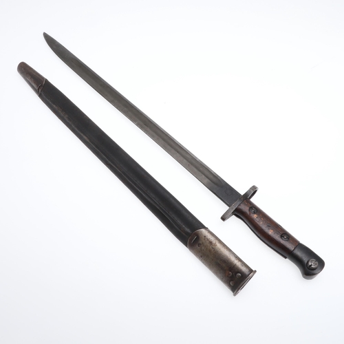 140 - A 1907 PATTERN BAYONET AND SCABBARD. DATED 1907 AND 1919. With a 43 cm pointed, single edged blade w... 