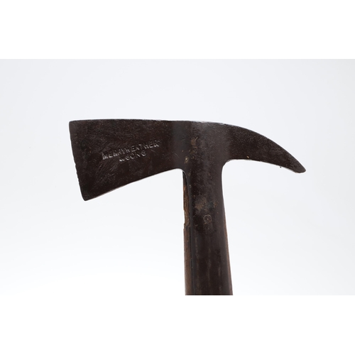 159 - A MERRYWEATHER FIREMAN'S AXE AND LEATHER COVER. With a 19 cm wide blade with 6.5 cm cutting edge, ma... 