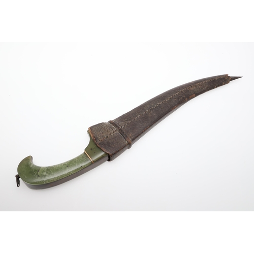 162 - A FINE NORTH INDIAN 19TH CENTURY JADE HANDLED PESH KABZ KNIFE AND SCABBARD. A Pesh Kabz type dagger ... 