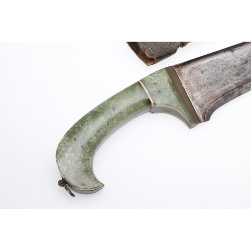 162 - A FINE NORTH INDIAN 19TH CENTURY JADE HANDLED PESH KABZ KNIFE AND SCABBARD. A Pesh Kabz type dagger ... 