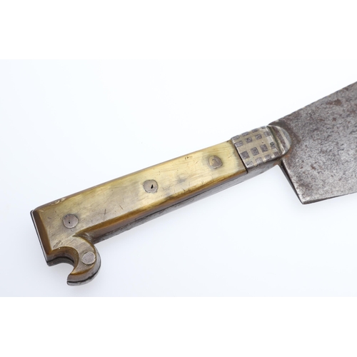 164 - AN UNUSUAL 19TH CENTURY INDIAN HAND AXE OR KNIFE. With a broad 13 cm straight edged blade, 5.75 cm w... 