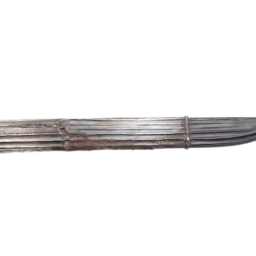 165 - A FINELY DECORATED SINHALESE PIHA KAETTA KNIFA. A traditional Sri Lankan dagger with a 14 cm blade w... 