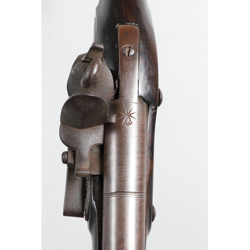 20 - A FLINTLOCK MUSKETOON BY GRIFFIN OF LONDON. A Musketoon with a 76cm flared barrel marked with a star... 