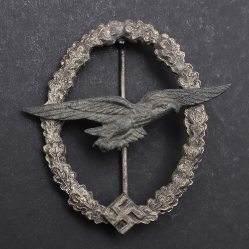 200 - A SECOND WORLD WAR GERMAN GLIDER PILOT'S BADGE. A gilder pilot's badge, a late war example in zinc w... 