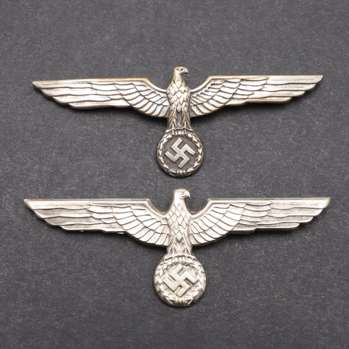 220 - TWO SECOND WORLD WAR GERMAN ARMY OFFICER'S BREAST EAGLES. German Army Officer's breast eagles for th... 