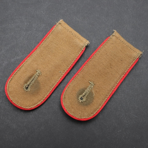 231 - A PAIR OF SECOND WORLD WAR GERMAN AFRIKAKORPS ARTILLERY SHOULDER STRAPS. A pair of Army Afrikakorps ... 