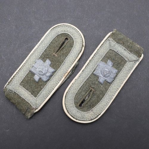 237 - A PAIR OF SECOND WORLD WAR GERMAN M.1943 PATTERN INFANTRY SHOULDER STRAPS. A pair of Infantry NCO's ... 