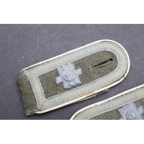 237 - A PAIR OF SECOND WORLD WAR GERMAN M.1943 PATTERN INFANTRY SHOULDER STRAPS. A pair of Infantry NCO's ... 