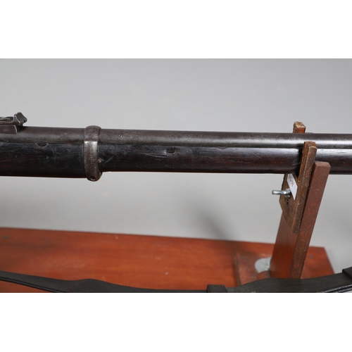 24 - AN ENFIELD MARTINI HENRY MARK IV MILITARY RIFLE. With an 82 cm rifled barrel, 11.05 mm at the muzzle... 