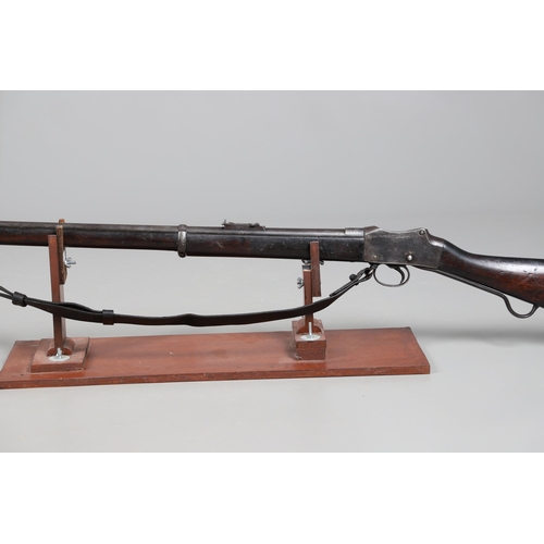 24 - AN ENFIELD MARTINI HENRY MARK IV MILITARY RIFLE. With an 82 cm rifled barrel, 11.05 mm at the muzzle... 