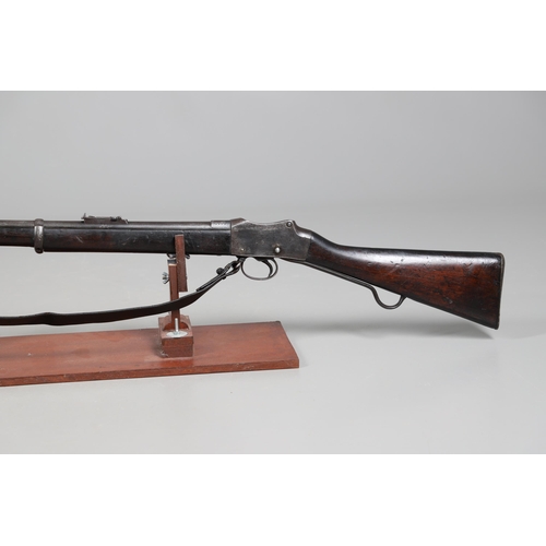 24 - AN ENFIELD MARTINI HENRY MARK IV MILITARY RIFLE. With an 82 cm rifled barrel, 11.05 mm at the muzzle... 