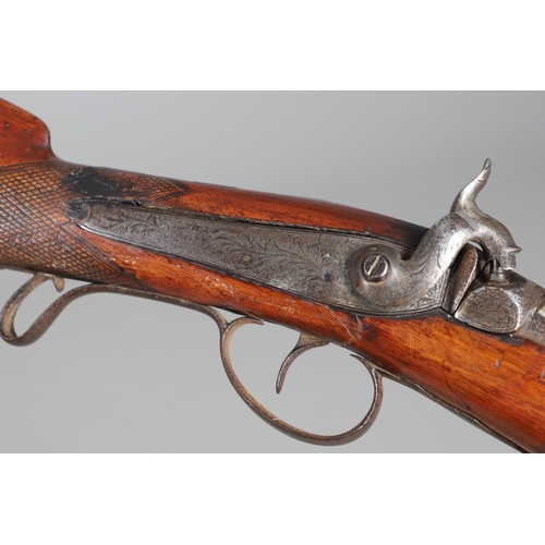 27 - A 19TH CENTURY PERCUSSION SPORTING GUN. With a 79 cm barrel tapering from octagonal to round, marked... 