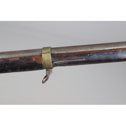 31 - A RUSSIAN 1845 PATTERN PERCUSSION MUSKET DATED 1853. With a 108cm tapering round barrel with various... 