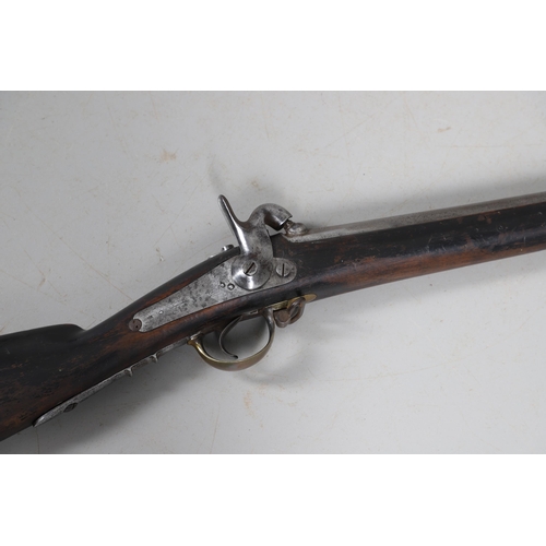 31 - A RUSSIAN 1845 PATTERN PERCUSSION MUSKET DATED 1853. With a 108cm tapering round barrel with various... 