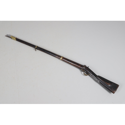 31 - A RUSSIAN 1845 PATTERN PERCUSSION MUSKET DATED 1853. With a 108cm tapering round barrel with various... 