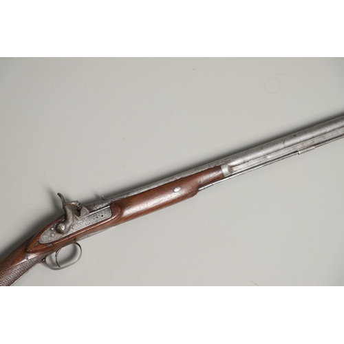 33 - A MID 19TH CENTURY PERCUSSION GUN. A rifle style gun with a 76cm barrel, approximately 13.5mm at the... 