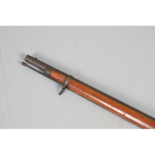 34 - AN 1856 PATTERN PERCUSSION FIRING RIFLE. With a 90 cm barrel with two band fixings, indistict  stamp... 