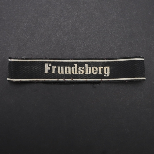 352 - A SECOND WORLD WAR WAFFEN-SS 'FRUNDSBERG' CUFFBAND. A Waffen-SS 'Frundsberg' cuffband. Machine woven... 