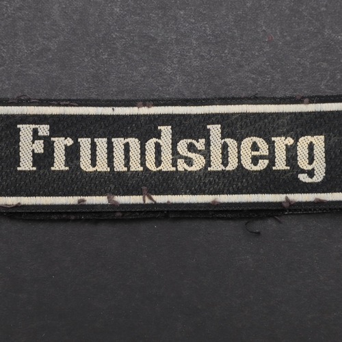 352 - A SECOND WORLD WAR WAFFEN-SS 'FRUNDSBERG' CUFFBAND. A Waffen-SS 'Frundsberg' cuffband. Machine woven... 