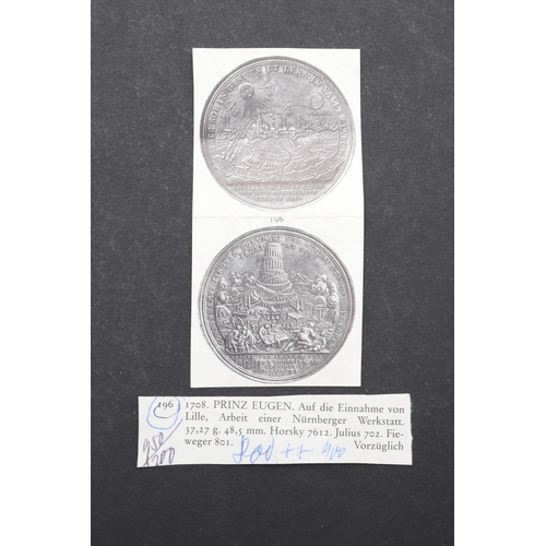 452 - A FINE DUTCH SILVER HISTORIC MEDAL COMMEMORATING THE SIEGE OF LILLE IN 1708. An early 18th Century m... 