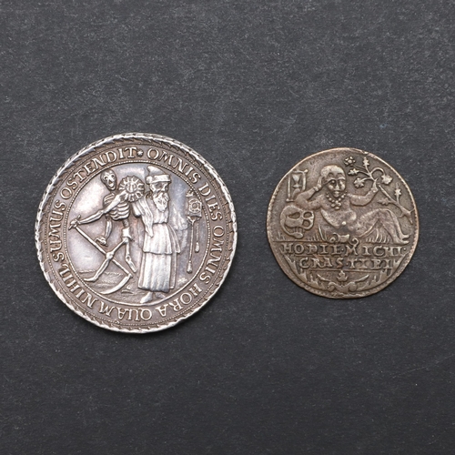 455 - TWO 16TH/17TH CENTURY CONTINENTAL 'MEMENTO MORI' MEDALS. A small medal with a skeletal figure with a... 