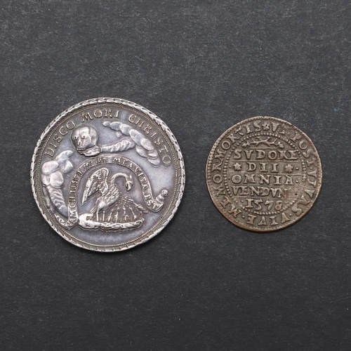 455 - TWO 16TH/17TH CENTURY CONTINENTAL 'MEMENTO MORI' MEDALS. A small medal with a skeletal figure with a... 