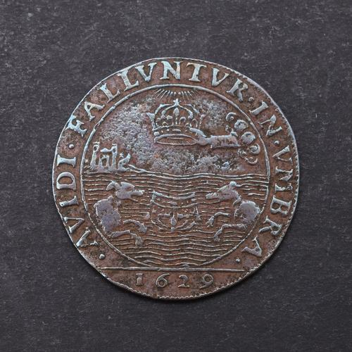 456 - A SMALL MEDAL/TOKEN OF LOUIS XIII OF FRANCE, 1629. A small French historic medal a crown held aloft ... 