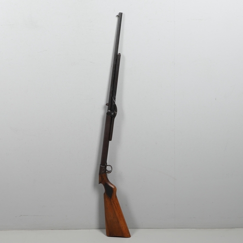 61 - A BSA 177 CLUB STANDARD AIR RIFLE. With a 49cm barrel and rotating loading point, numbered CS34171 a... 