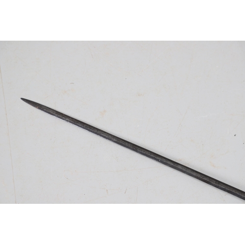 67 - A 17TH CENTURY TRANSITIONAL RAPIER. With a 78 cm slender, pointed, tapering blade with short double ... 