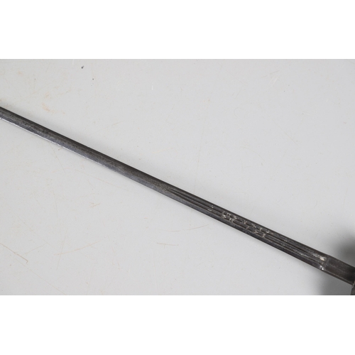 67 - A 17TH CENTURY TRANSITIONAL RAPIER. With a 78 cm slender, pointed, tapering blade with short double ... 