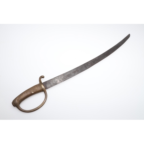 73 - A FRENCH NAPOLEONIC PERIOD INFANTRYMAN'S BRIQUET SWORD. With a 67 cm curved blade with sharpened edg... 