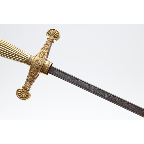 74 - AN EARLY 19TH CENTURY SWORD OF THE GENTELMAN BODYGUARDS OF THE KING OF SPAIN. An interesting small s... 