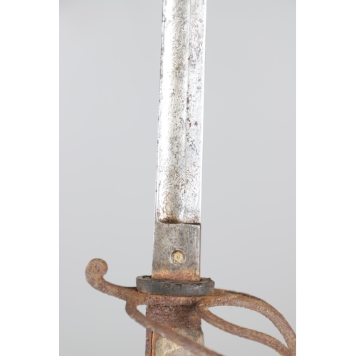 76 - AN EDWARD VII 1821 PATTERN ROYAL GARRISON ARTILLERY SWORD. With an 83 cm single edged, pointed and f... 