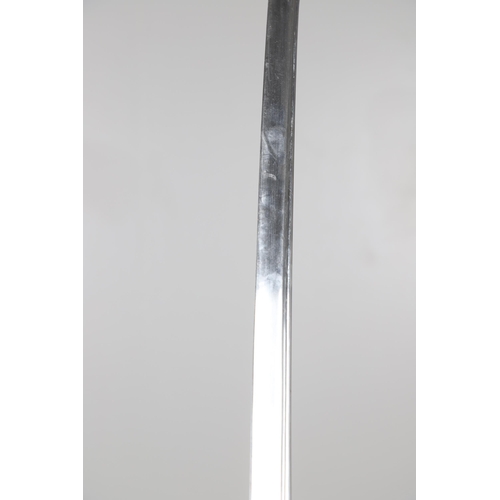 80 - A GEORGE IV 1822 PATTERN HEAVY CAVALRY PATTERN SWORD BY ANDREWS OF PALL MALL. With an 89 cm gently c... 