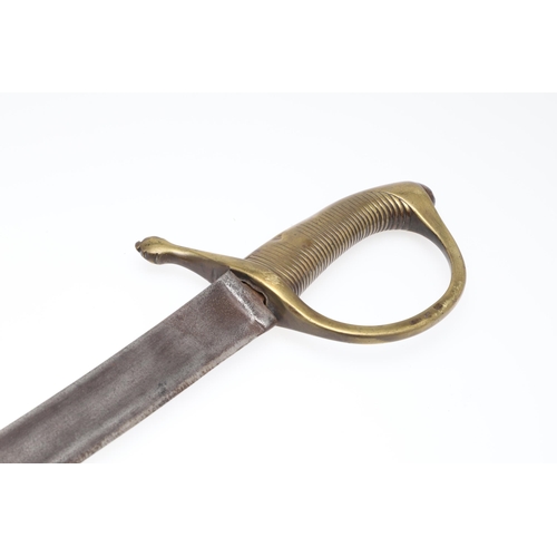 87 - A RUSSIAN CRIMEAN WAR PERIOD 1827 PATTERN GRENADIER'S SABRE. With a 68 cm curved, pointed single edg... 