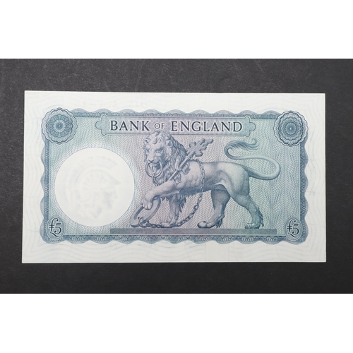 599 - A SERIES 'B' HELMETED BRITANNIA FIVE POUND NOTE. A 1957 bank of England series 'B' five pound note D... 