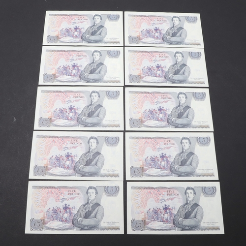 603 - TEN CONSECUTIVE BANK OF ENGLAND SERIES 'D' FIVE POUND NOTES. A consecutive run of ten bank of Englan... 