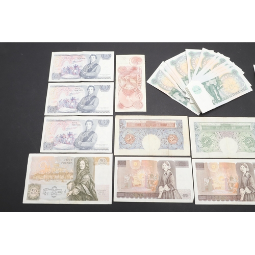 611 - A COLLECTION OF ELIZABETH II BANKNOTES TO INCLUDE A FIFTY POUND NOTE. A collection of banknotes comp... 