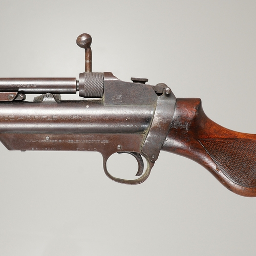 55 - A WEBLEY SERVICE .177 AIR RIFLE MARK II. With a 64cm barrel, marked to the side 'Webley Service Air ... 