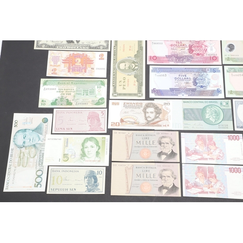 618 - A COLLECTION OF WORLD BANKNOTES FROM VARIOUS COUNTRIES. A collection of notes from Indonesia, Peru, ... 