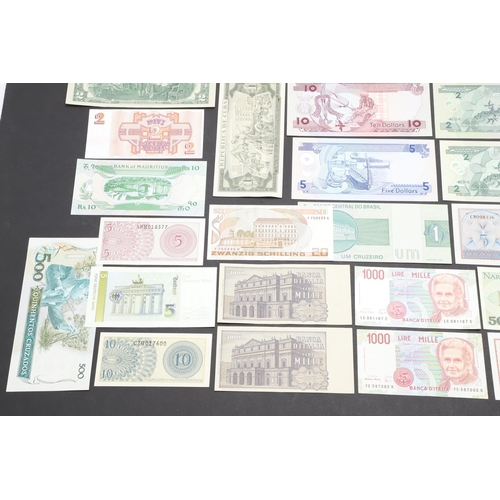 618 - A COLLECTION OF WORLD BANKNOTES FROM VARIOUS COUNTRIES. A collection of notes from Indonesia, Peru, ... 