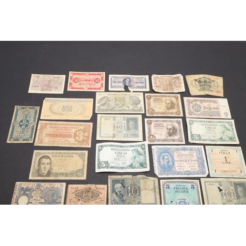 624 - A MIXED COLLECTION OF WORLD BANKNOTES. A collection of World banknotes to include examples from Fran... 