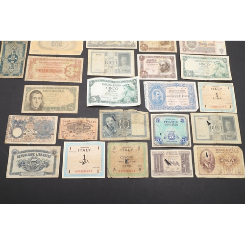 624 - A MIXED COLLECTION OF WORLD BANKNOTES. A collection of World banknotes to include examples from Fran... 