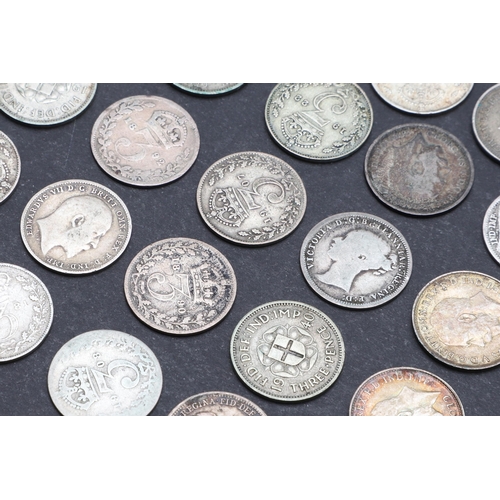 639 - A COLLECTION OF QUEEN VICTORIA AND LATER THREEPENCE PIECES. Threepence for 1874, 1881, 1884, 1887, 1... 