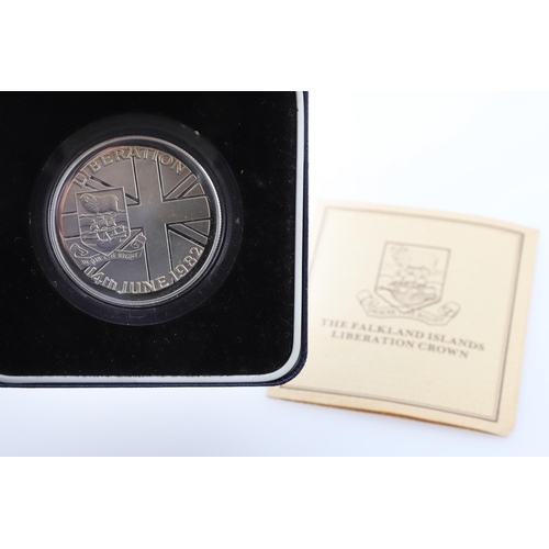 647 - A COLLECTION OF SILVER AND OTHER COMMEMORATIVE CROWNS. A Silver Proof Crown, 1981 celebrating the ma... 